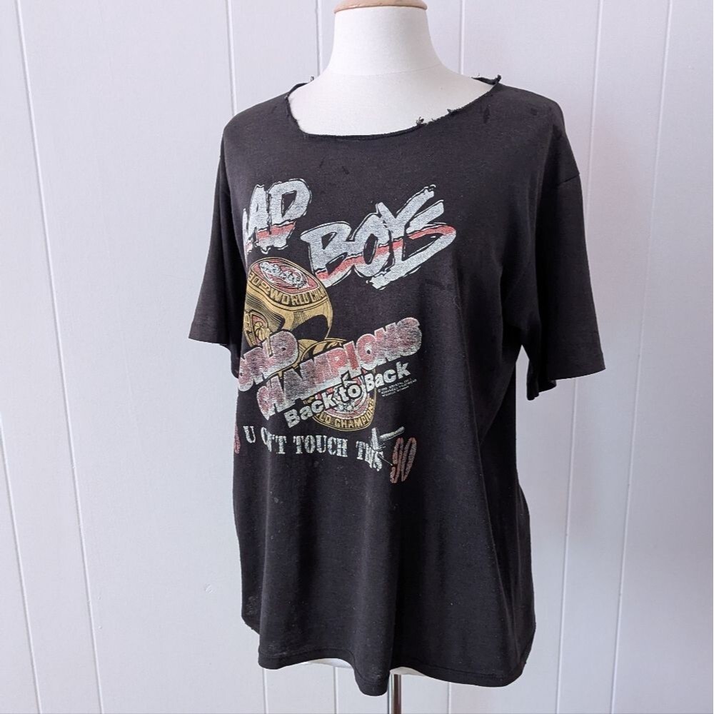 Vintage 1990 Thrashed Distressed Detroit Pistons Basketball World Champs T-shirt